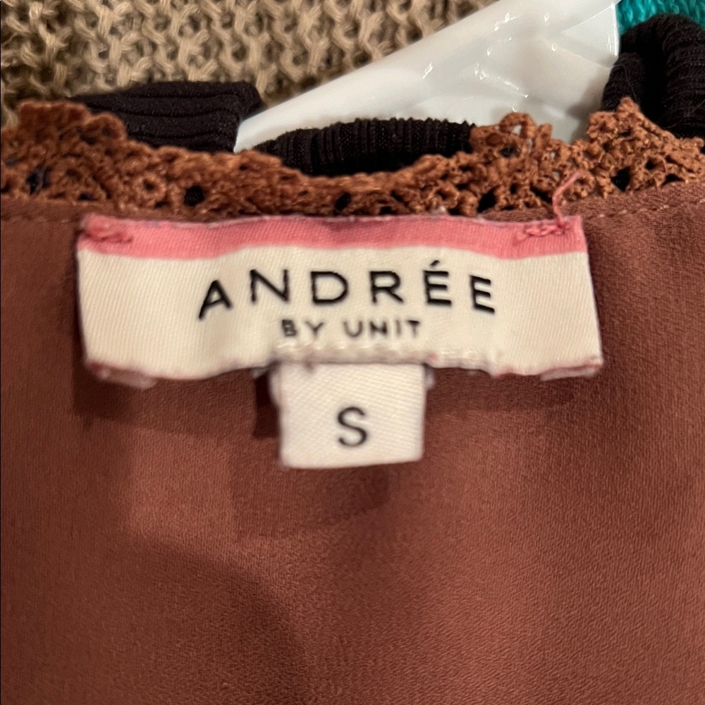 ANDREE BY UNIT Brown Textured Blouse - Picture 2 of 3